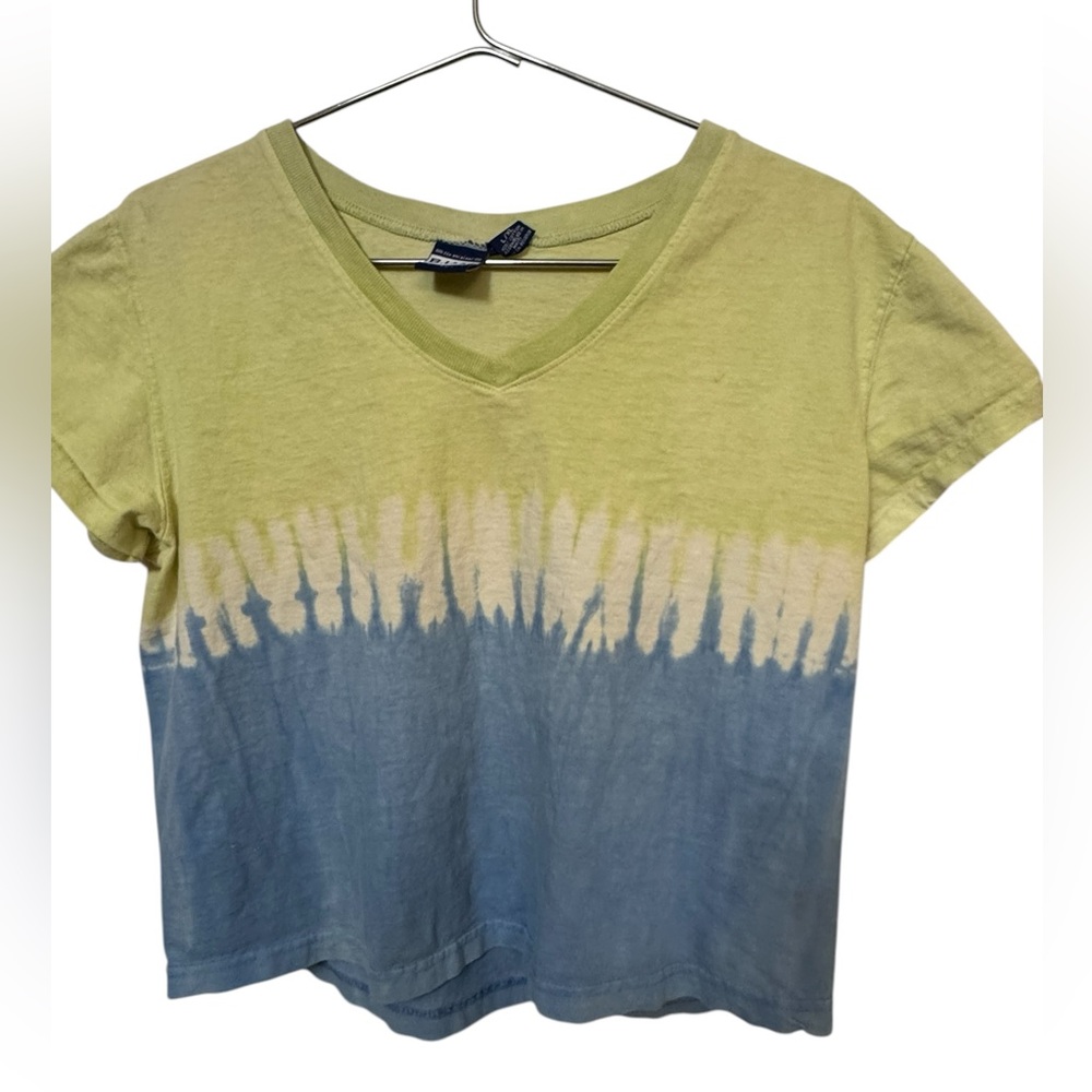 B.U.M. Equipment Yellow Blue Tie-Dye V-Neck Vintage 90s Aged Women’s L/XL Tee